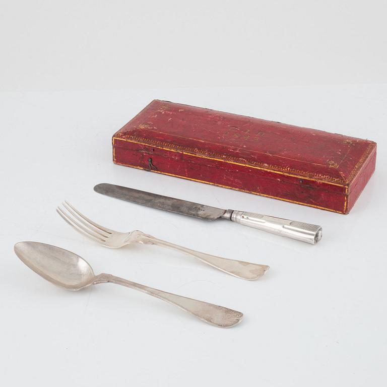 A three-piece silver travel cutlery, mark of Pehr Abraham Taxberg, Sundsvall 1843.