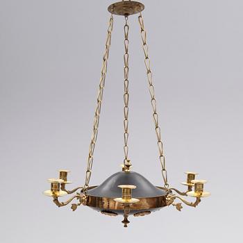 TAKAMPEL, empirestil, sekelskiftet 1900. Höjd med kedjor ca 55 cm.