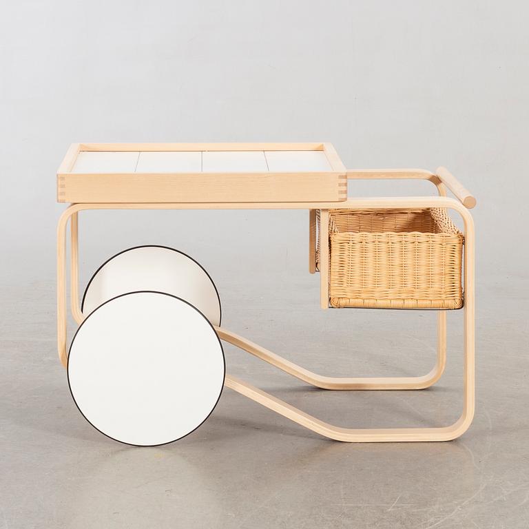 ALVAR AALTO, serveringsvagn, "modell 900", Artek, 1900-talets senare del/2000-tal.