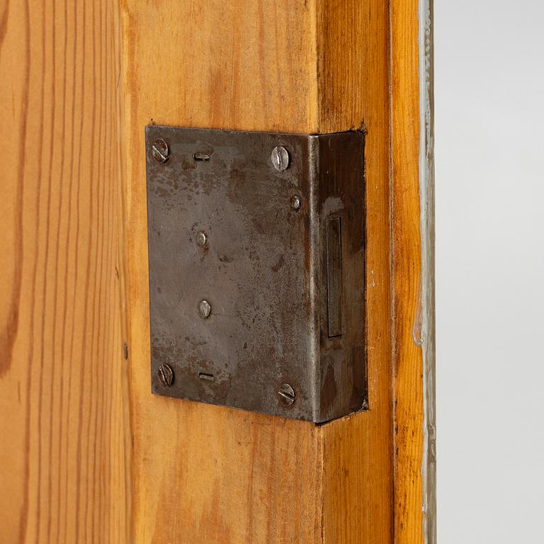 A display cabinet, early 20th century.