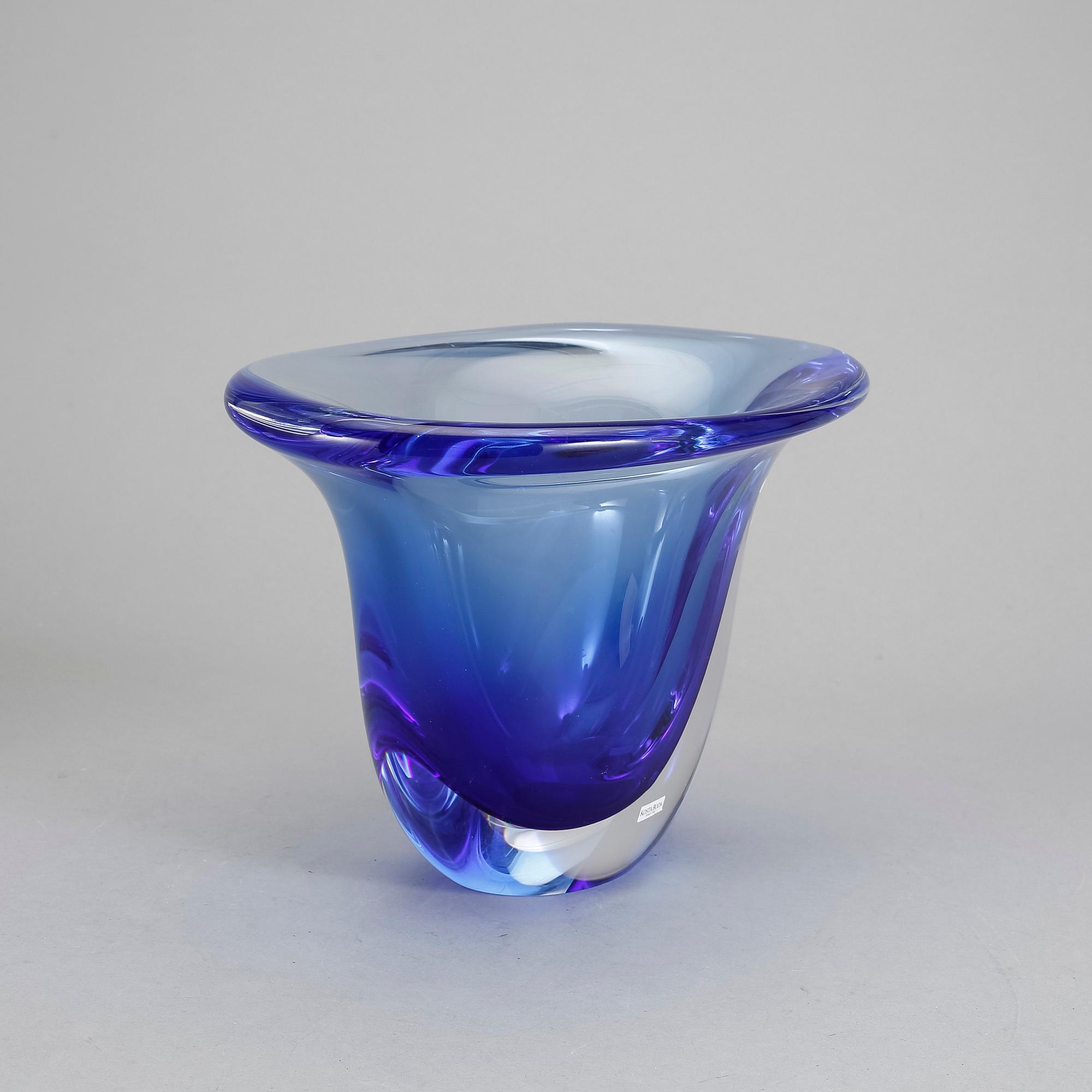 VAS, glas, Göran Wärff, Kosta Boda, 2000-tal.
