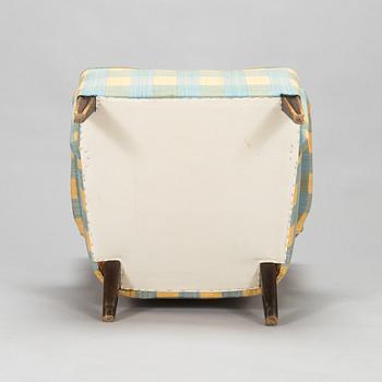 A 1950's arm chair.