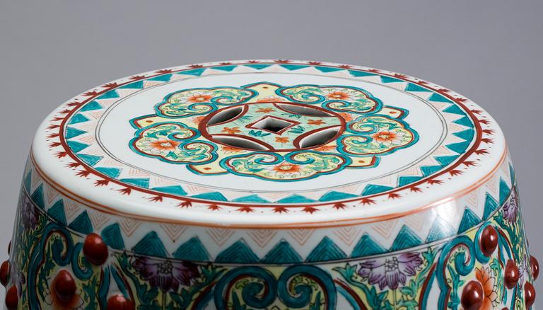 TRÄDGÅRDSPALL, porslin, Kina, 1900-tal.