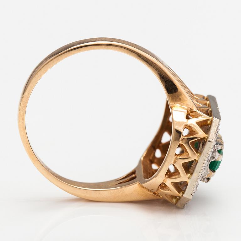 Ring, 14K guld, smaragd och diamanter ca 0.21 ct tot och smaragd. Kulta Market Vuorinen Tavastehus 1994.