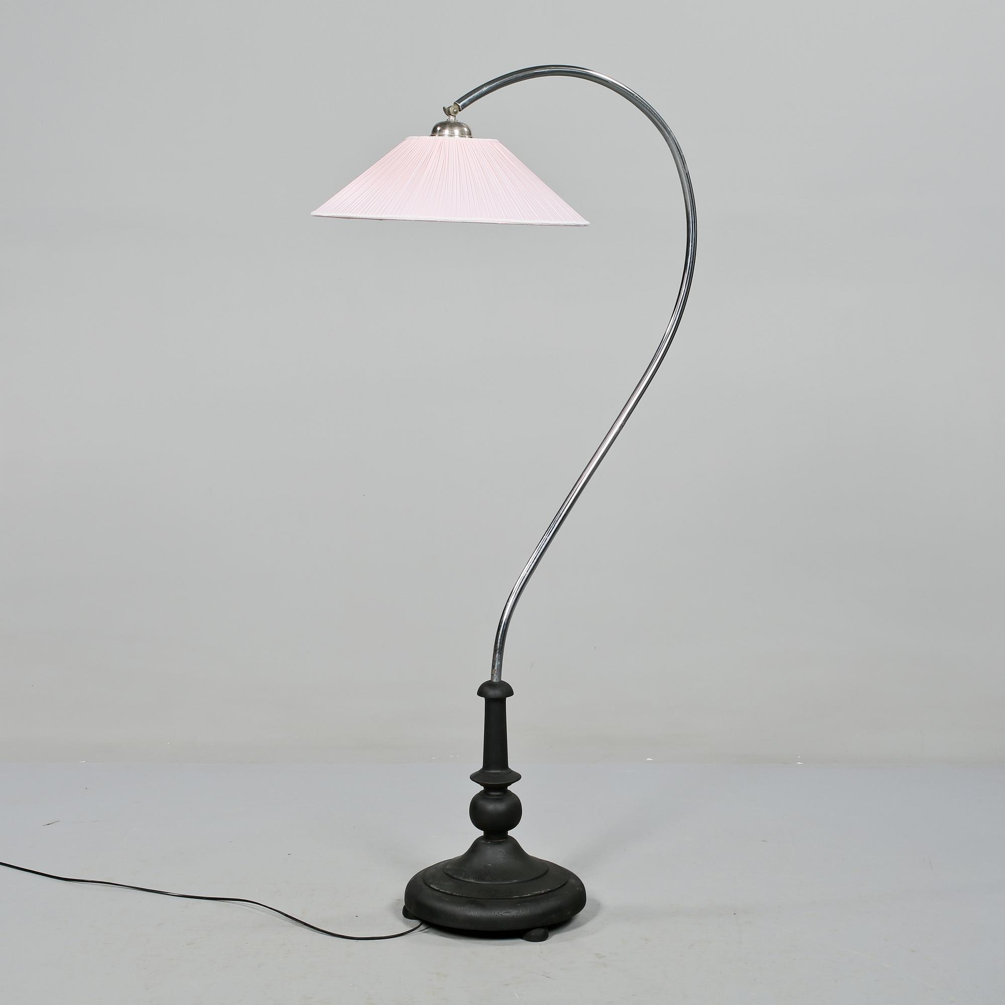 GOLVLAMPA, 1900-tal.