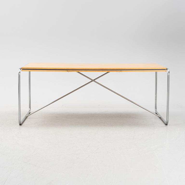 Niels Jørgen Haugesen, a model '4750' dining table from Fritz Hansen, Denmark 1988.