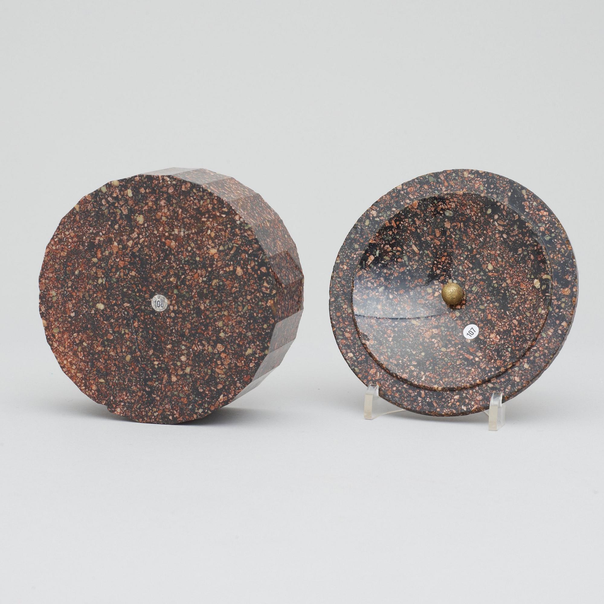 SMÖRASK MED LOCK. Älvdalen, 1800-talets början. Empire.