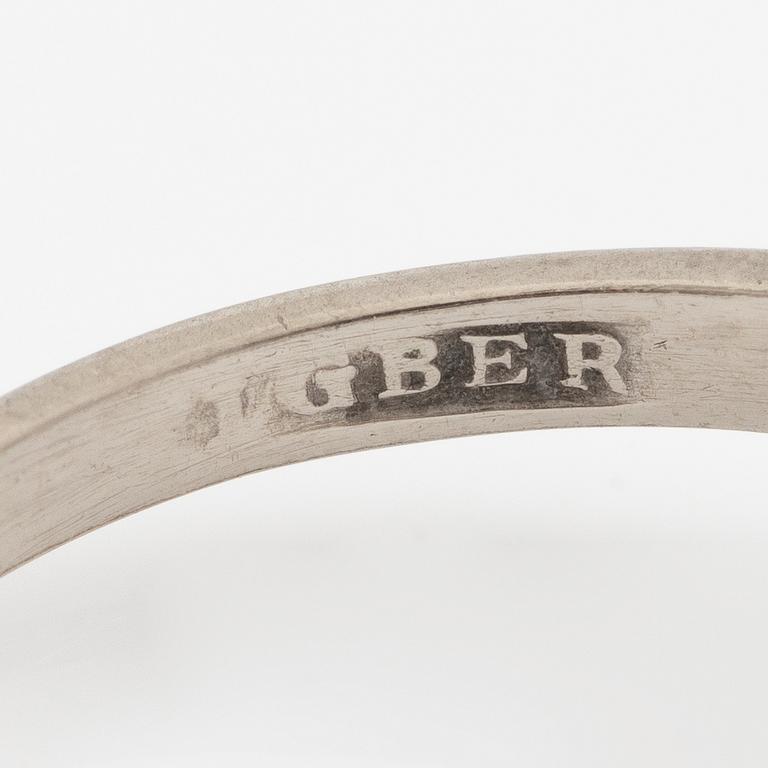 Ring, 18K white gold with small diamonds.