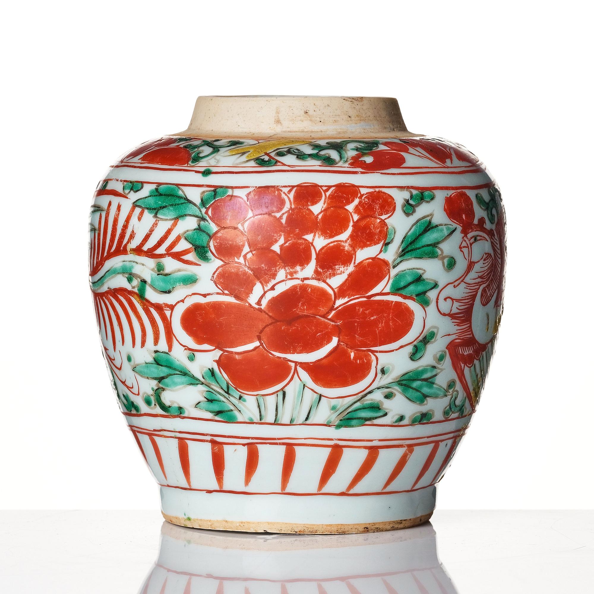 A Transitional wucai jar, 17th Century.