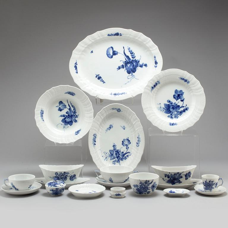 A 38-pieces 'Blå blomst' porcelain dinner service by Royal Copenhagen.