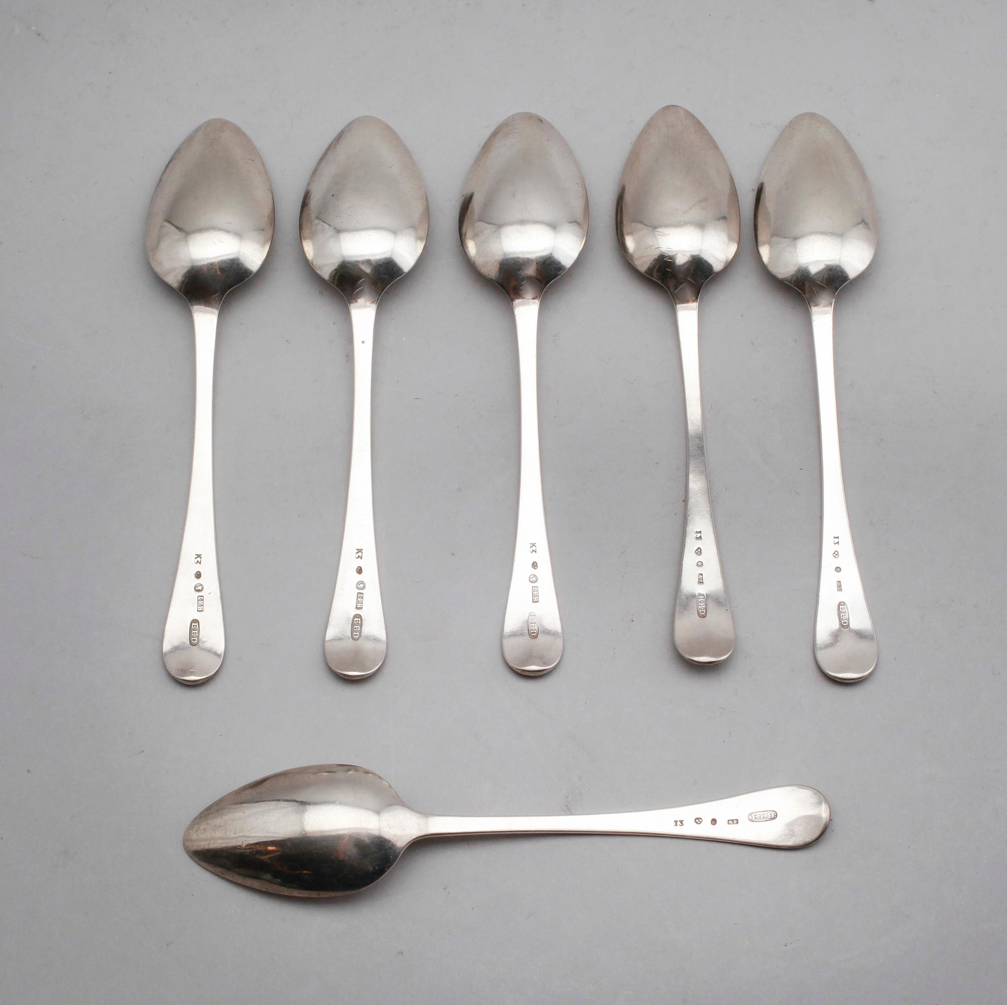 DESSERTSKEDAR, 6 st (3+3), silver, Johan Fredrik Björnstedt, 1817 samt Adolf Zethelius 1813. Vikt ca 230 gram.