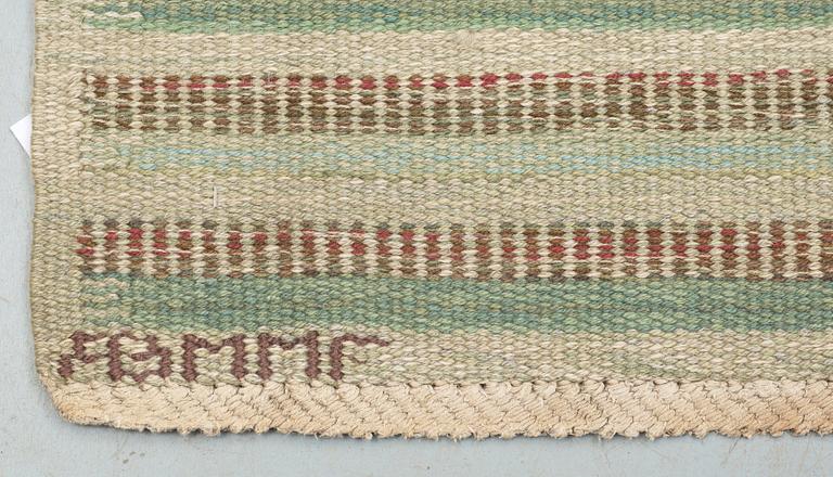 CARPET. "Randig med tvist, grön". Flat weave. 461 x 167,5 cm. Signed AB MMF BN.
