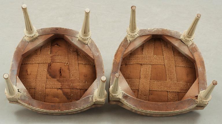 STOLAR, ett par snarlika, gustavianska, 17/1800-tal.