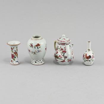 MINIATYRER, 4 delar, porslin, Kina, 1700/1800-tal.