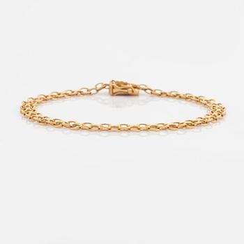 18K gold bracelet.