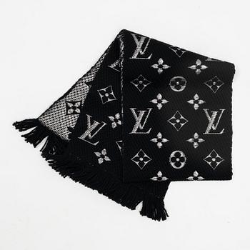 Louis Vuitton, a monogram silk and wool mix shawl. - Bukowskis