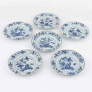 Twelve blue and white porcelain plates, China, Qing dynasty, first half of the 18th century.