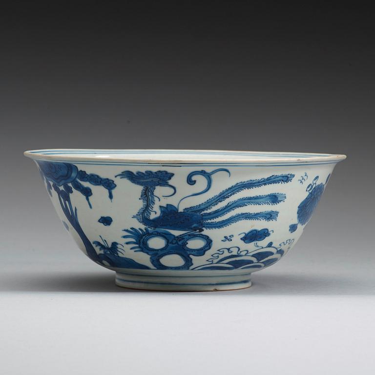 A blue and white bowl, Ming dynasty. With Chenghuas (1465-87) six charakters mark.