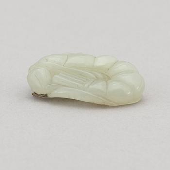 A Chinese nephrite figure in the shape of a shrimp, presumably around the year 1900.