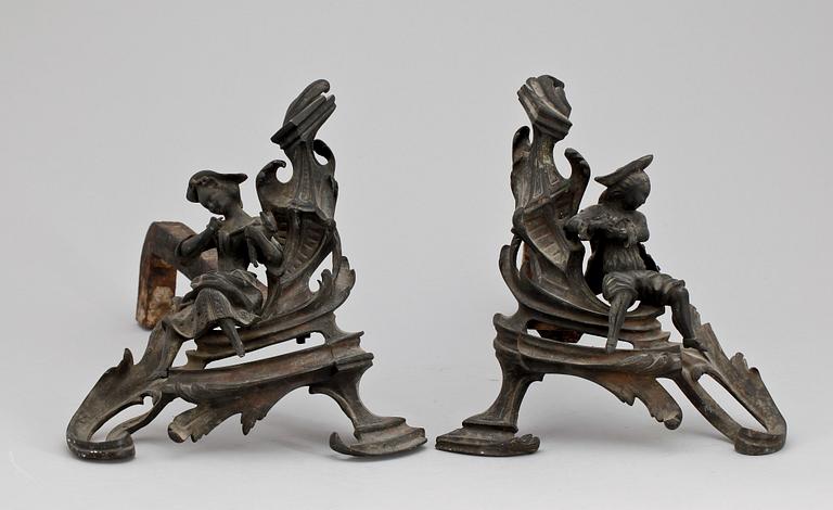 ELDHUNDAR, ett par, rokokostil, gjutjärn, 1900-talets början.