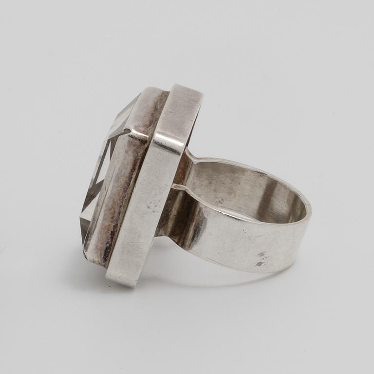 ANDERS HÖGBERG, Göteborg, 1969, a rockcrystal ring and necklace.