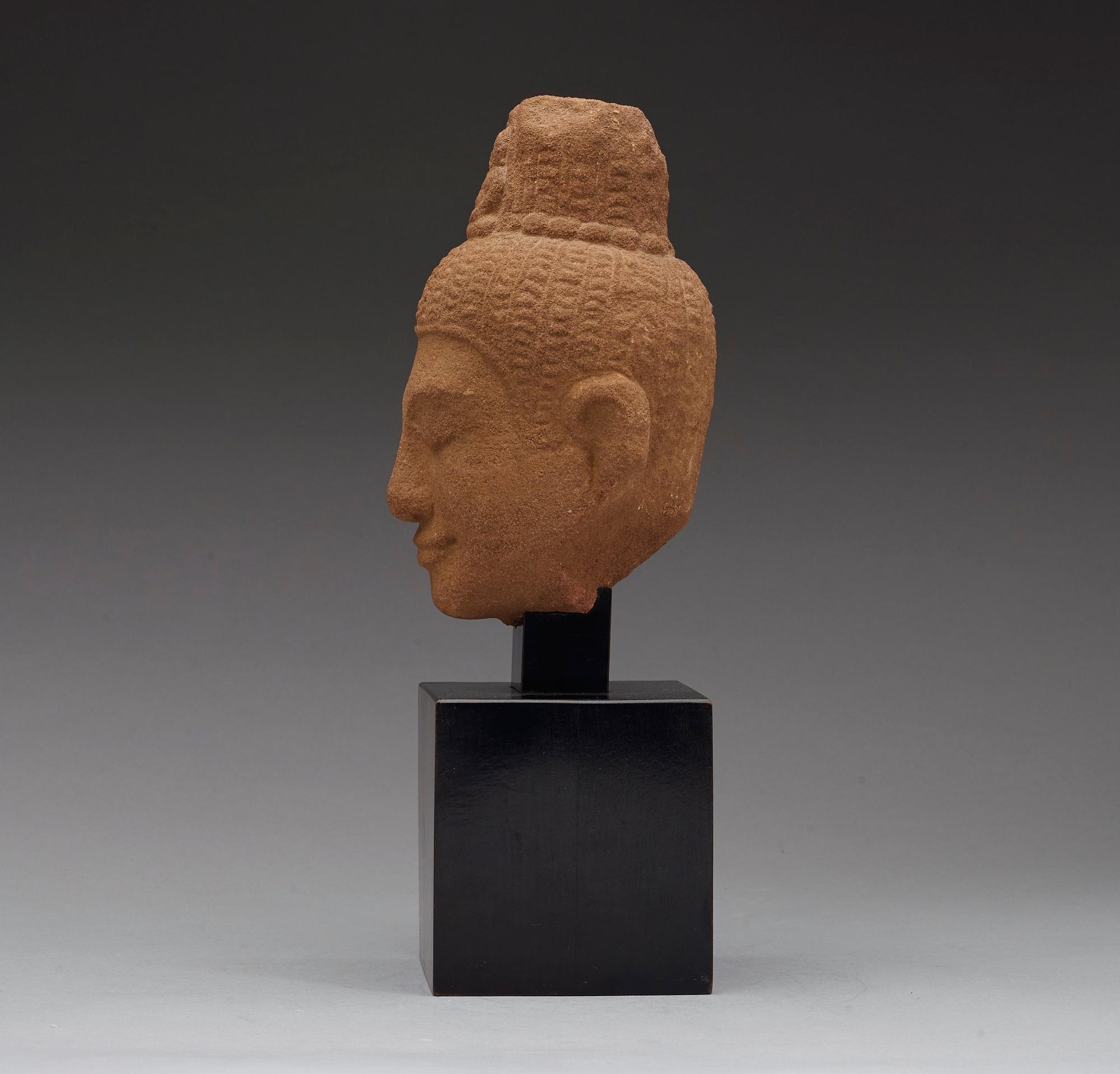 SKULPTUR, sandsten. Thailand troligen 1100-tal.