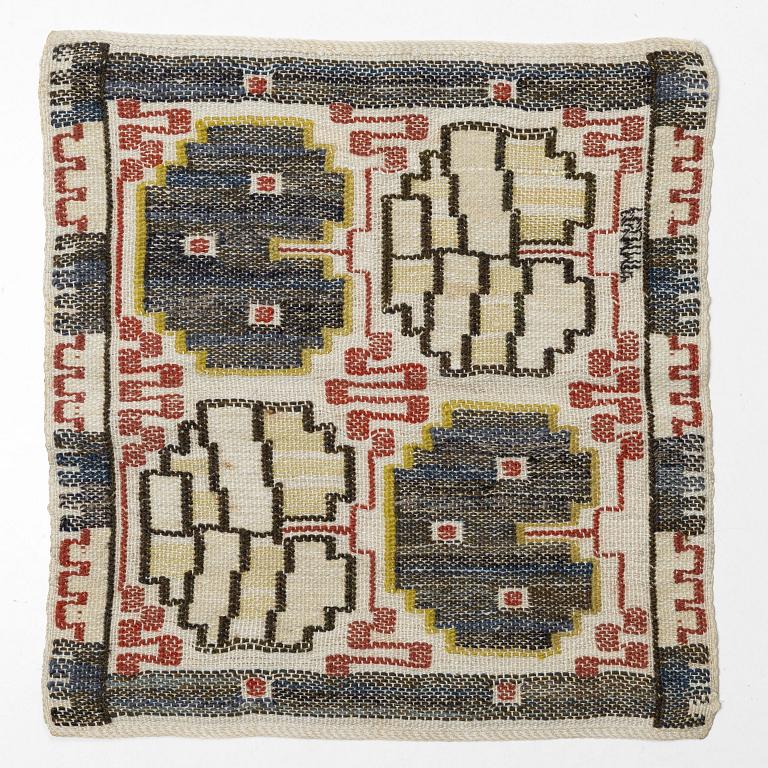 Märta Måås-Fjetterström, A 'Grodblad' textile.