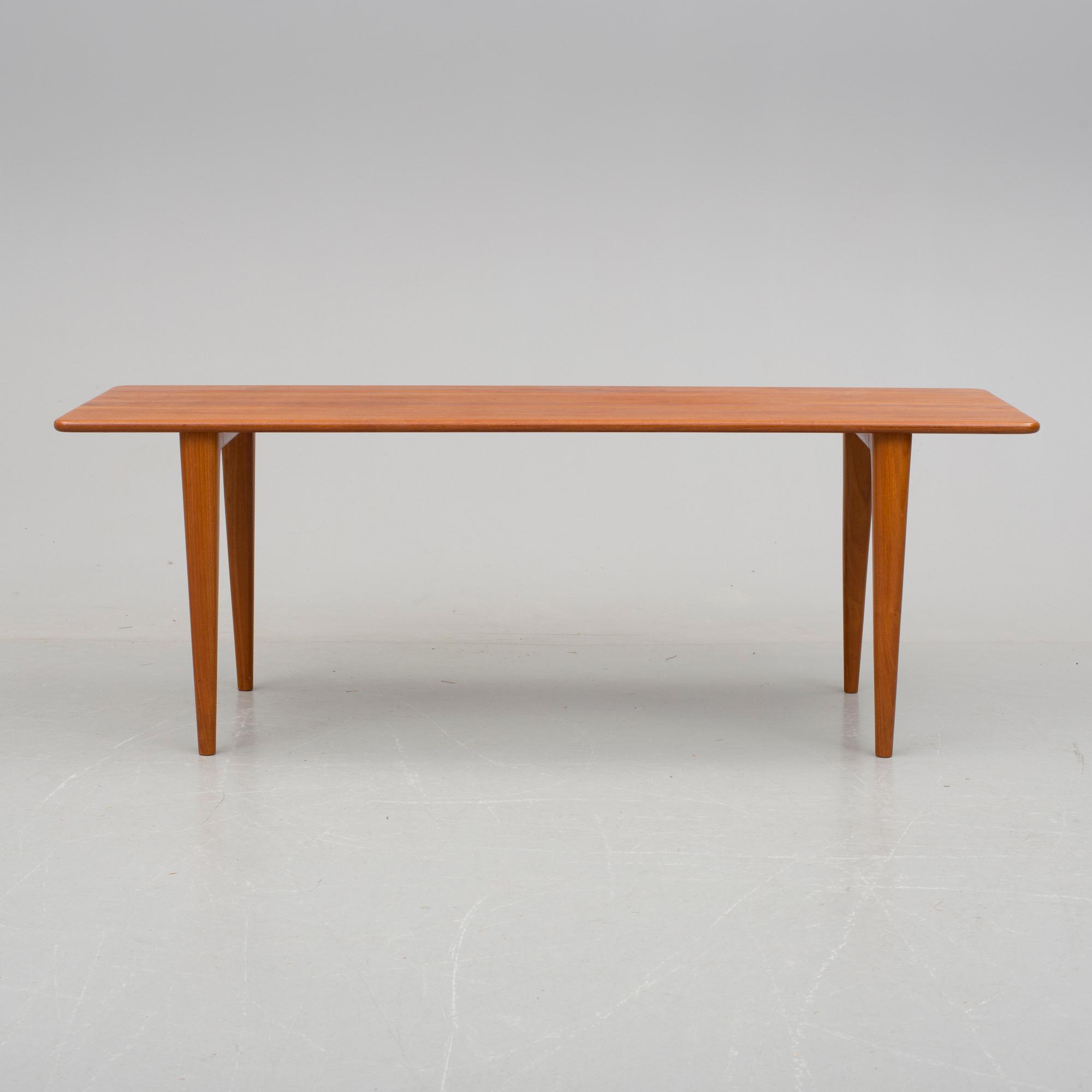 SOFFA, KARMSTOLAR, 2 st, Ole Wanscher, för France & Son, Danmark samt SOFFBORD, 1900-talets andra hälft.