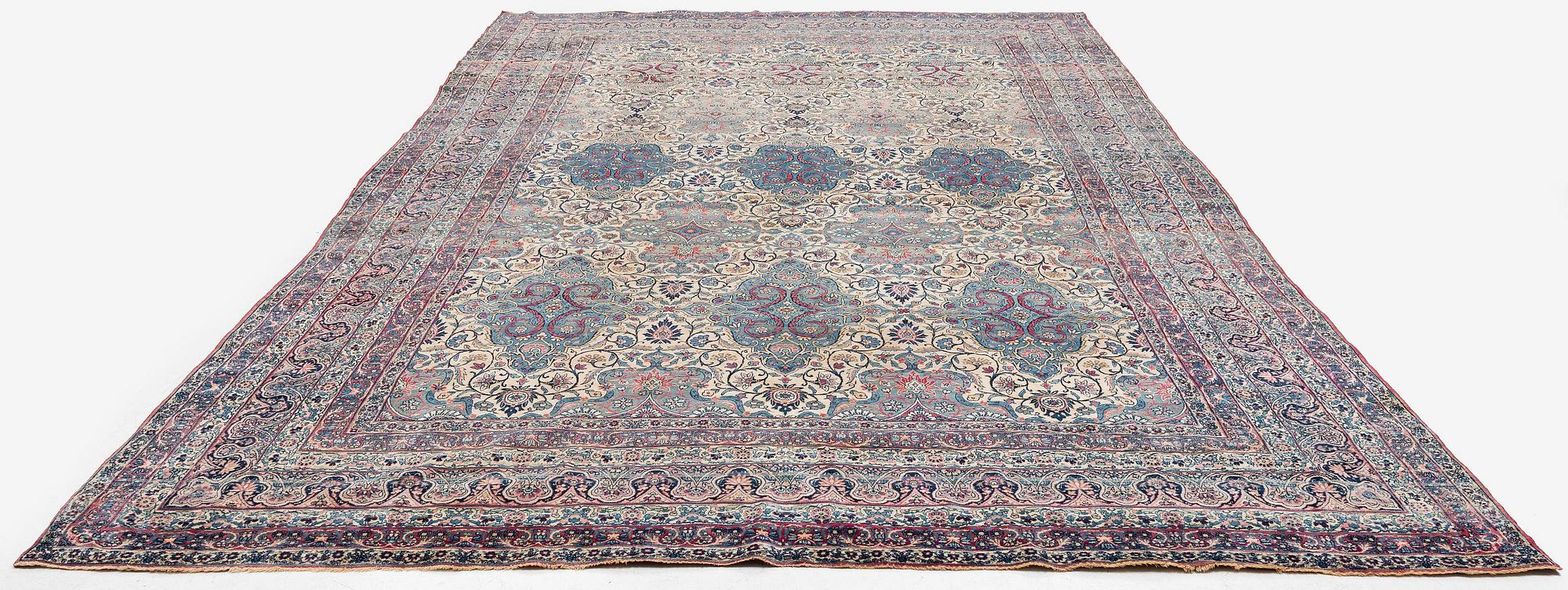 Matta, antik Kirman, södra Persien, ca 497 x 299 cm.