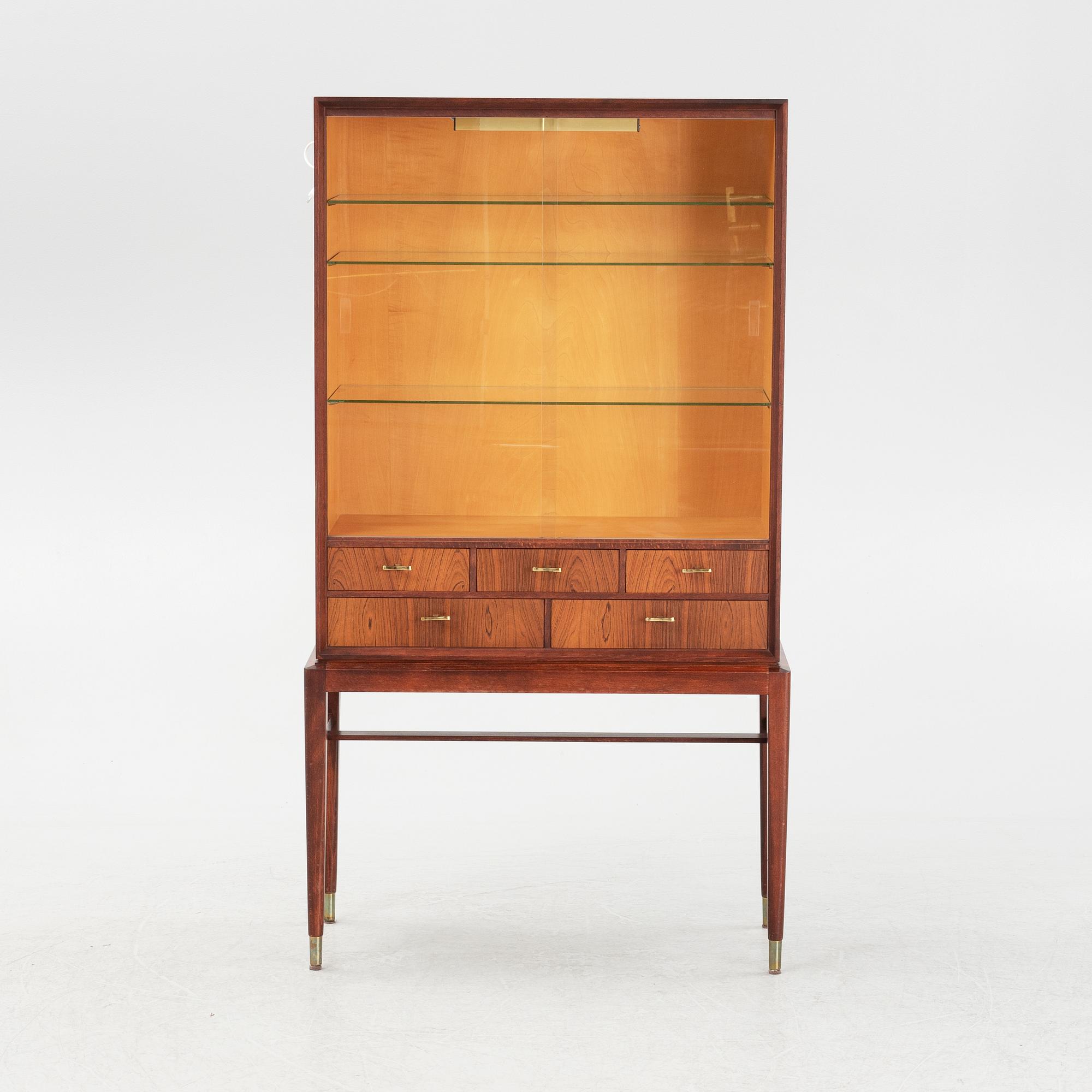 Svante Skogh, vitrinskåp, "Cortina", Seffle Möbelfabrik, formgivet omkring 1956.