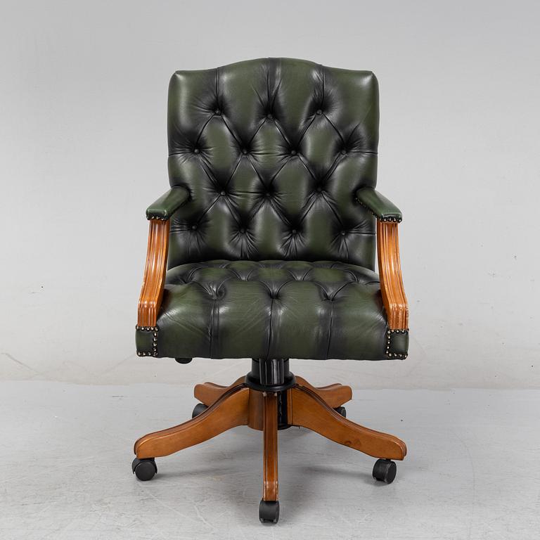 An English addjustable leather desk chair from 2006.