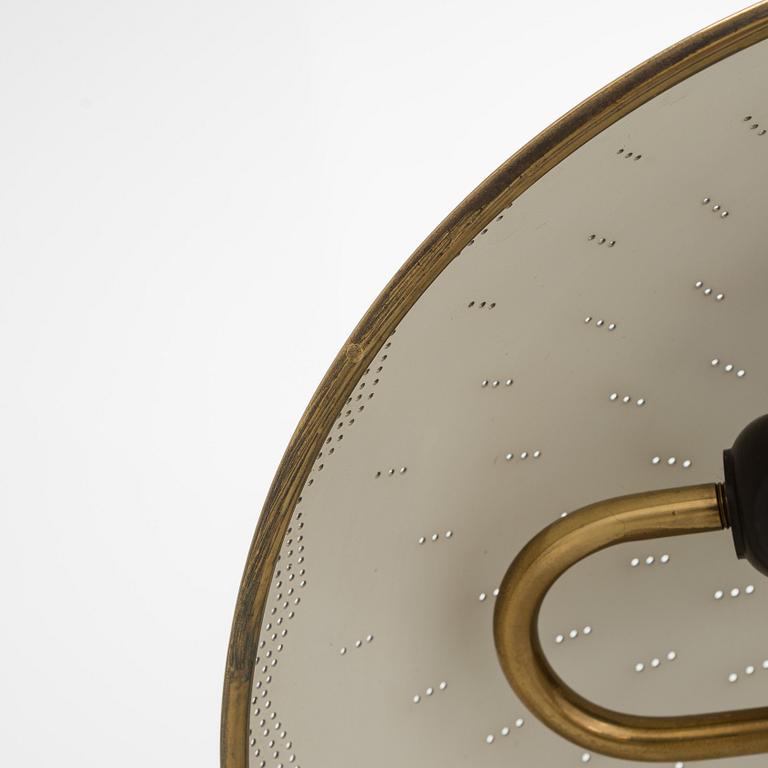 Paavo Tynell, pöytävalaisinpari, malli 5061, Idman 1900-luvun puoliväli.