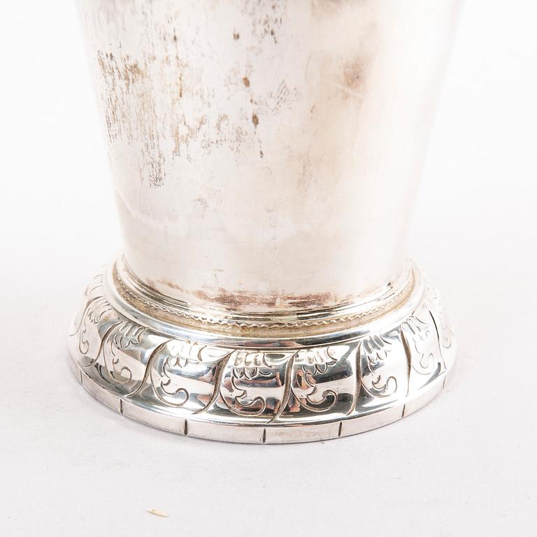 A Swedish 20th century silver beaker mark of Tage Göthlin Gothenburg 1948, weight 500 gram.