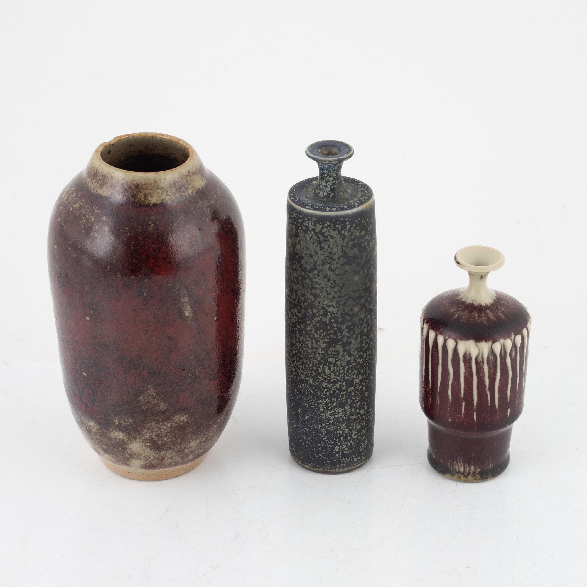 Rolf Palm, vaser, 2 st., Mölle, samt Hag Nilsson, vas, Höganäs.