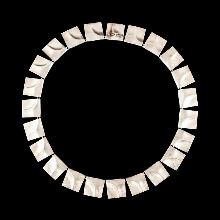 COLLIER, sterling-silver, Lapponia, design Björn Weckström, Finland 1995. Vikt ca 60 g.