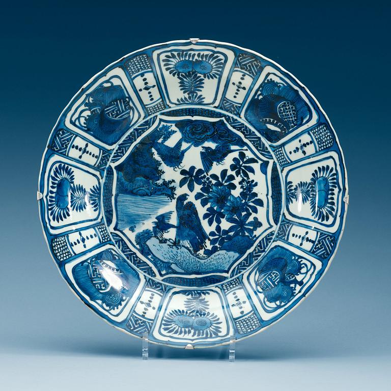 A blue and white charger, Ming dynasty, Wanli (1572-1620).