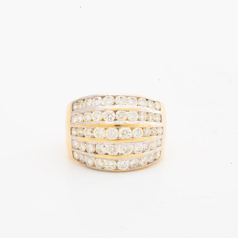 RING 18K gold w brilliant-cut diamonds approx 1 ct in total.