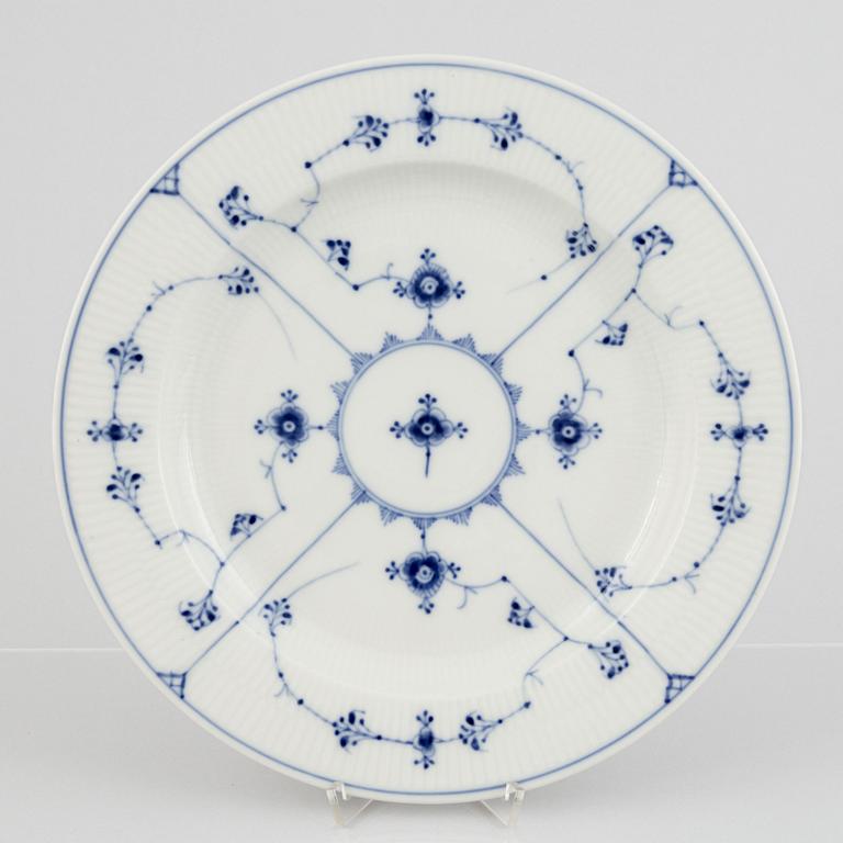 A 'Blue Fluted Plain' porcelain dish, Royal Copenhagen, model '106' 1898-1923.