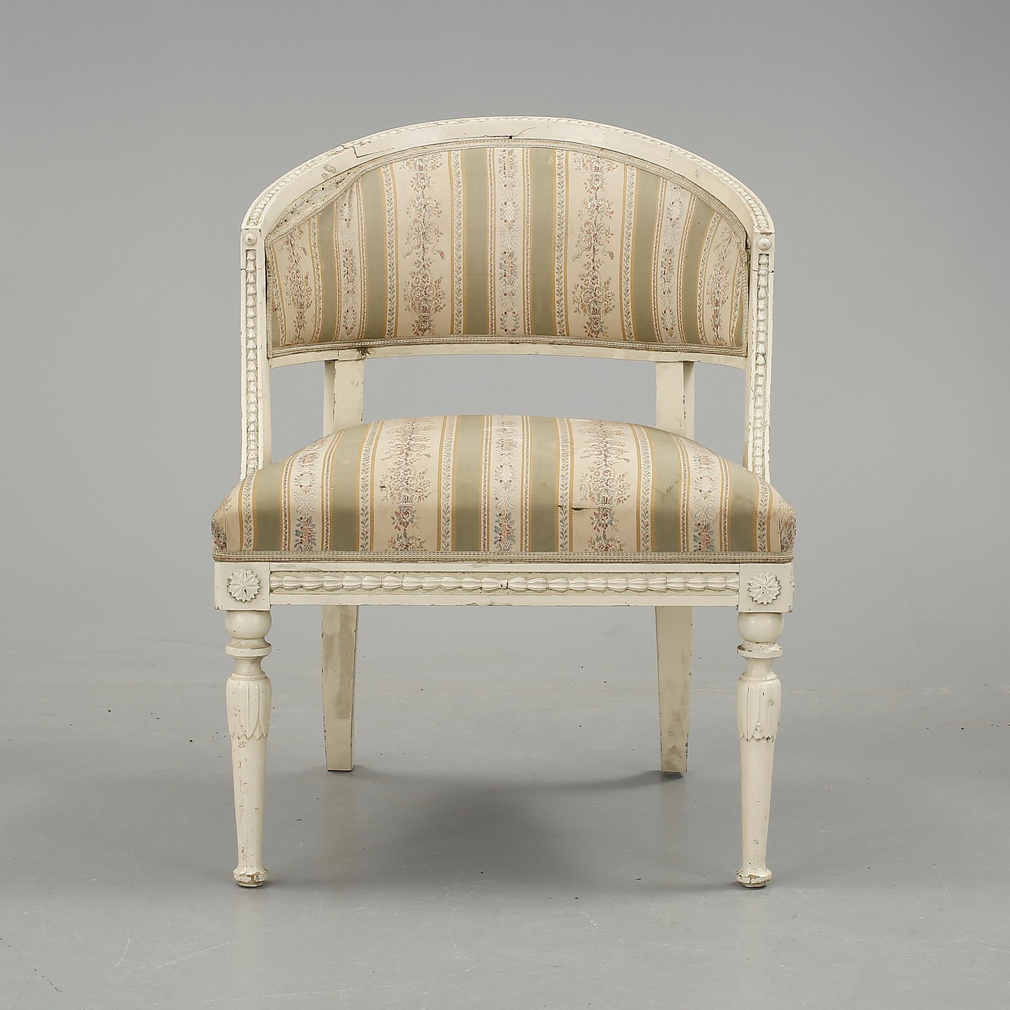 BALJFÅTÖLJ, sengustaviansk stil, 1900-talets första hälft.