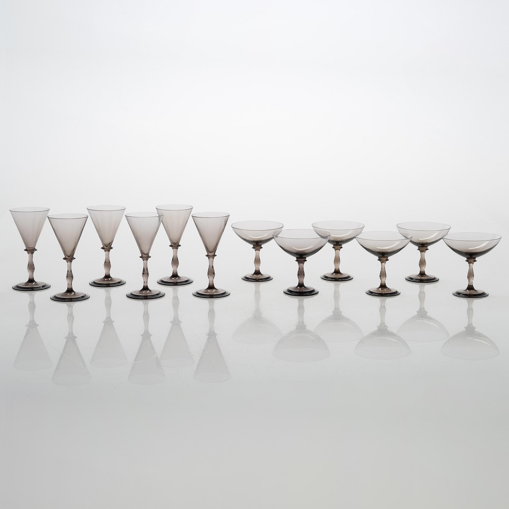 Tyra Lundgren, a set of 33 glasses, Riihimäen Lasi, first half of the 20th century.