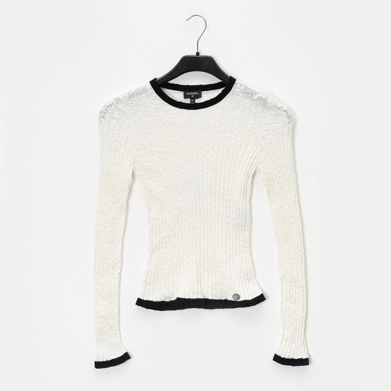Chanel, a cotton pullover, size 34.