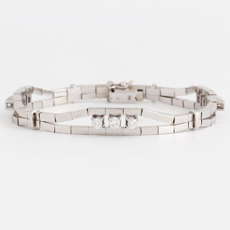 Armband 18K vitguld med runda briljantslipade diamanter.