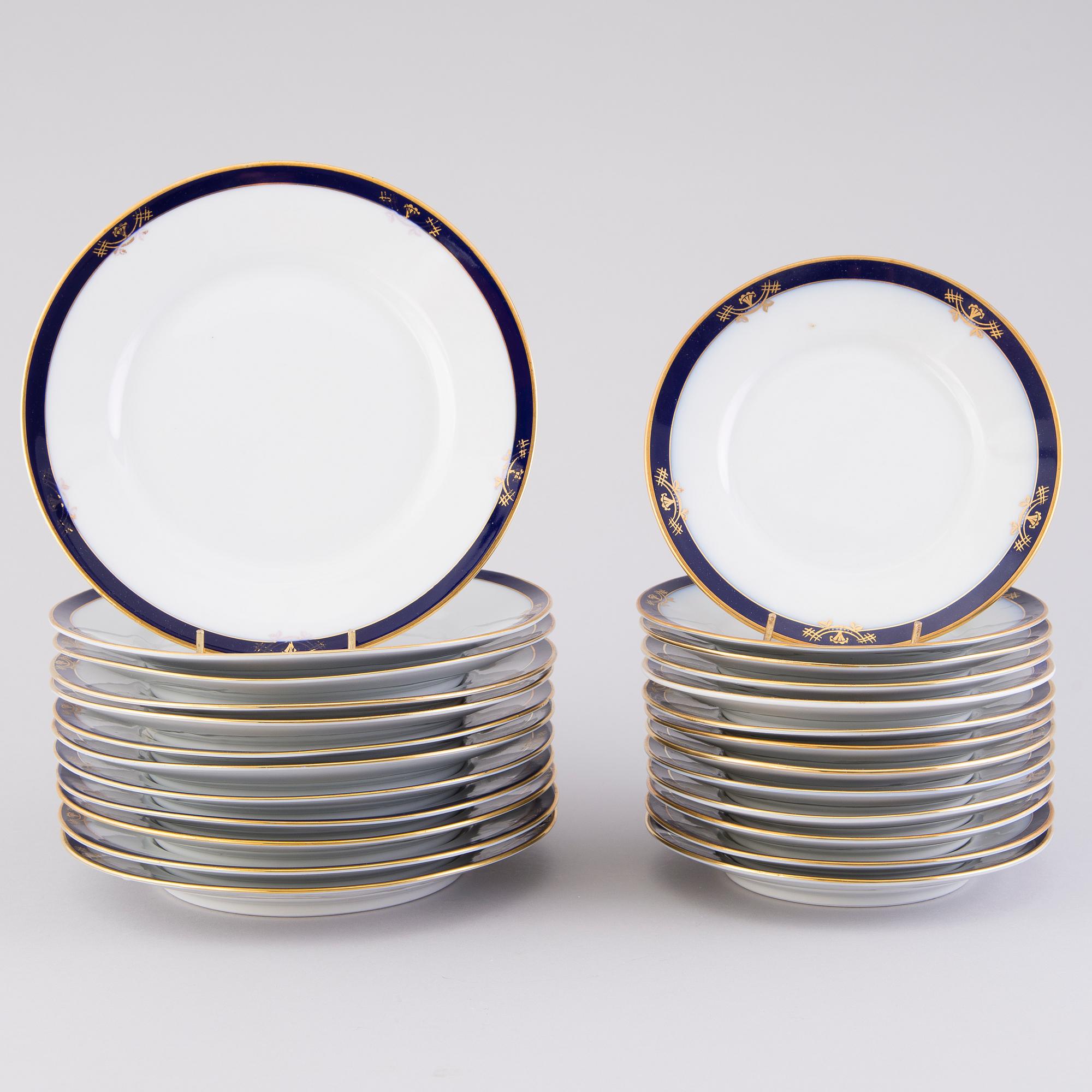A 70-pcs set of dinnerware and for coffee, Arabia Finland 1932-1949.
