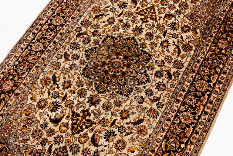 Carpet, silk Ghom, approx. 155 x 93 cm.