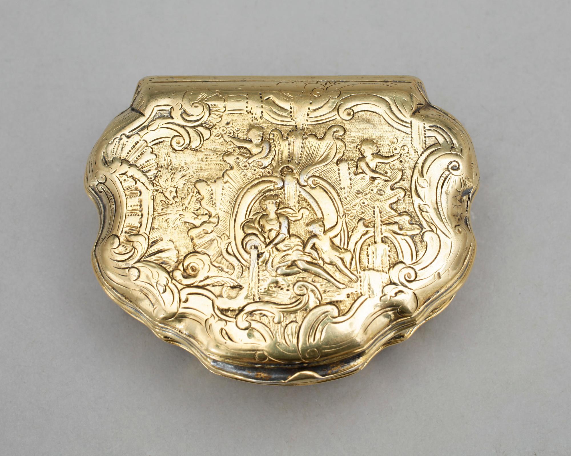 DOSA SAMT SAX, silver, bla rokoko, Frankrike 1700-tal till omkr 1800. Tot ca 70 gram.