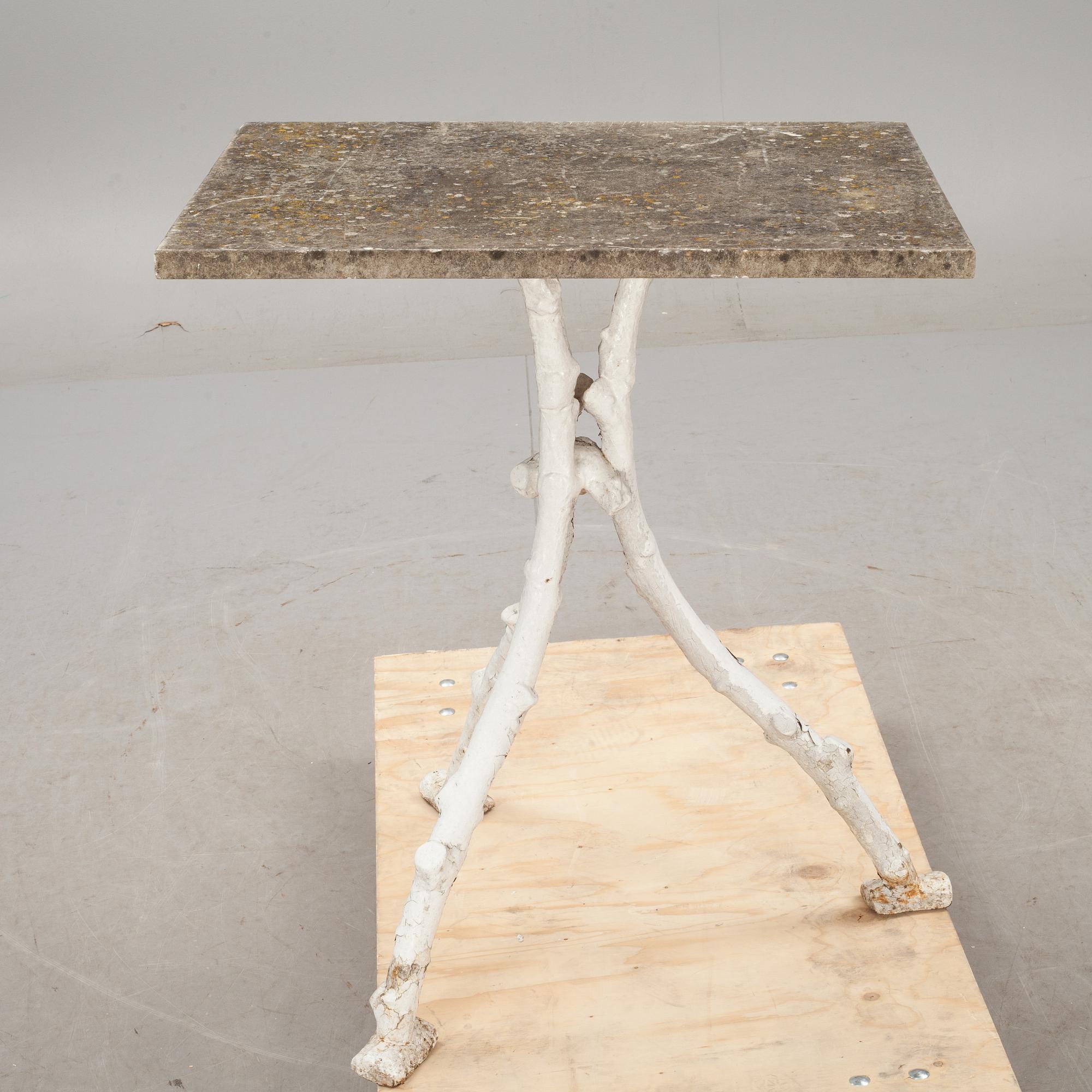 TRÄDGÅRDSBORD, gjutjärn, 1800-talets andra hälft.