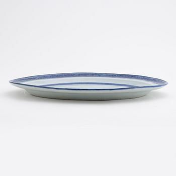 A blue and white serving dish, Qing dynasty, Jiaqing (1796-1820).