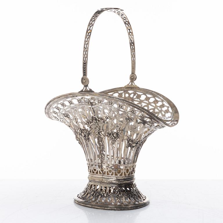 Carl Fredrik Carlman, A Swedish silver sweet-meat basket, mark of CF Carlman, Stockholm 1912.