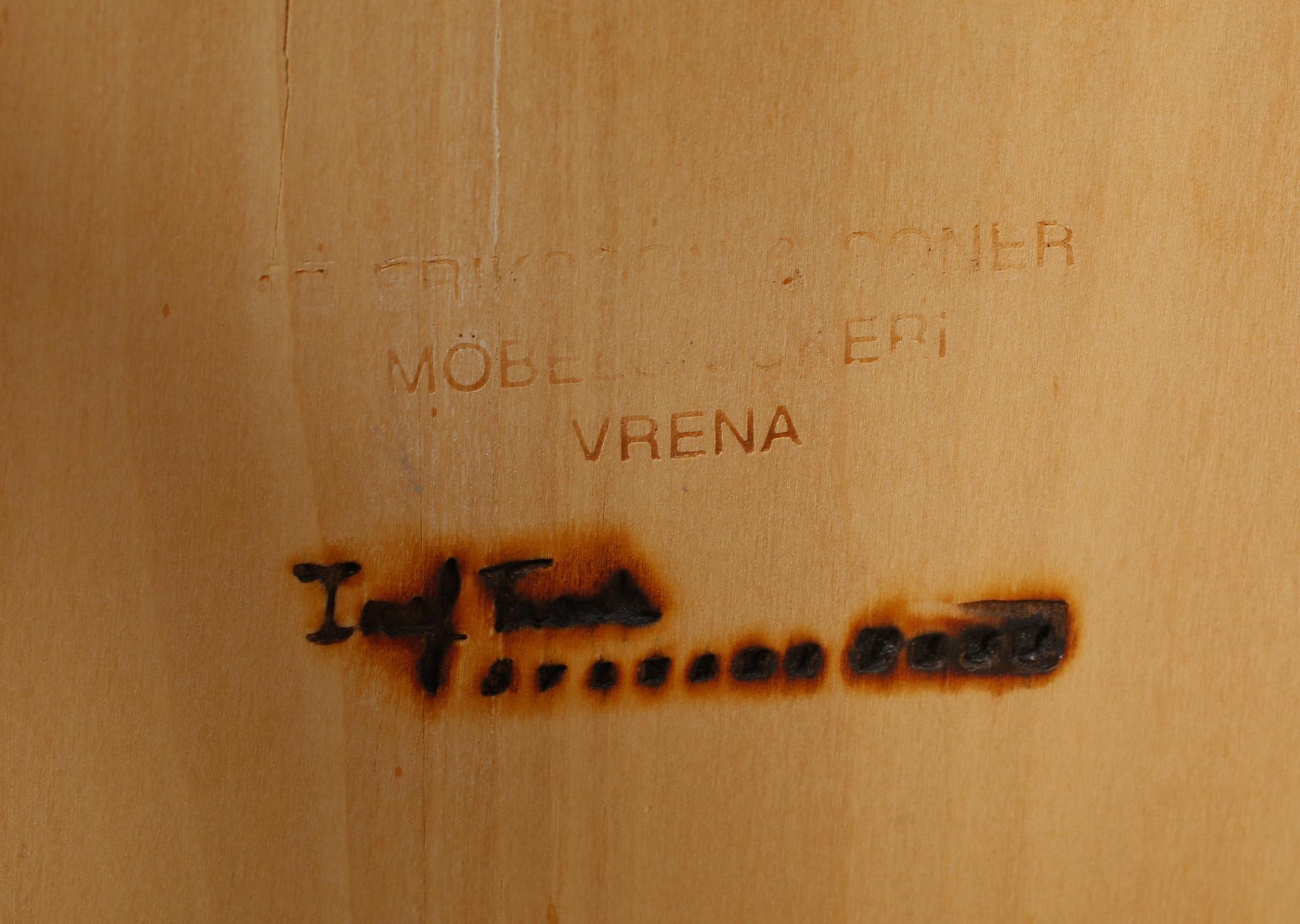 VÄGGHYLLA, "Modell 2085", Josef Frank, Firma Svenskt Tenn, 1900-talets andra hälft.