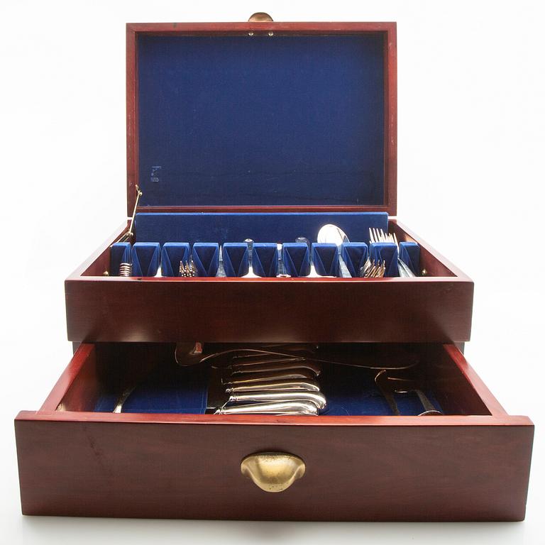 Bestick ca 77 dlr ur IKEA:s 1700-talets-serie nysilver  sent 1900-tal.